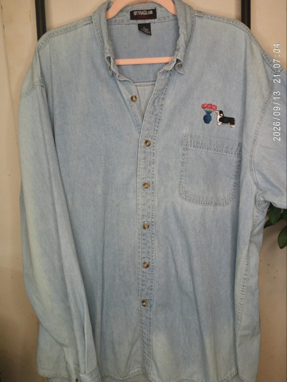 TRAC CLUB Women’s Blue Chambray Button Down Shirt XL Embroidered Corgi KH025